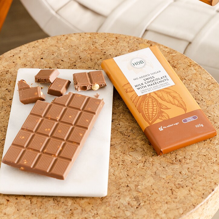Holland & Barrett Swiss Milk Chocolate with Hazelnut 100g-1