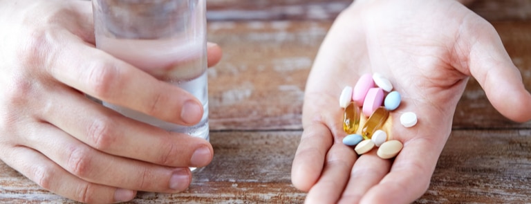 Is there always iron in multivitamins? And why should you look out for supplements that contain this mineral? Read what we have to say.