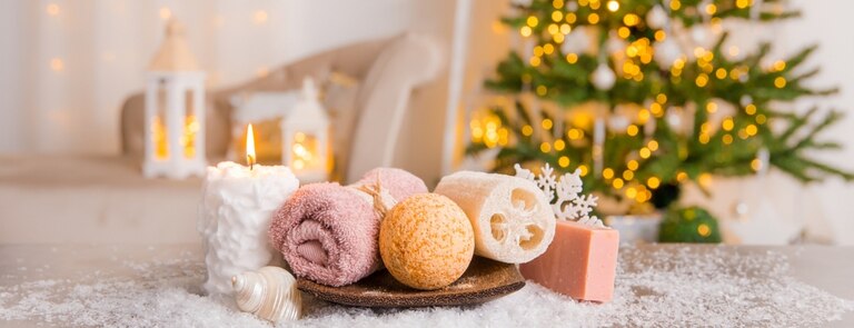 christmas self care gift with bath bombs and candles 