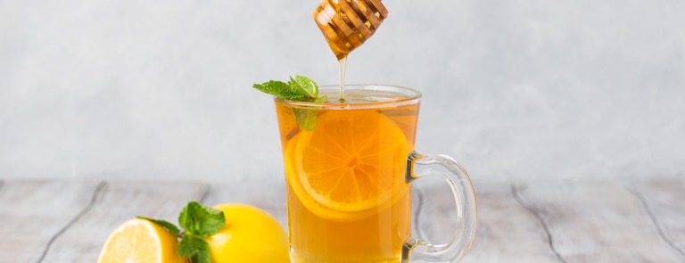 manuka honey in a hot drink