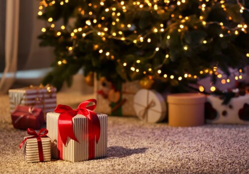 Christmas tree and presents