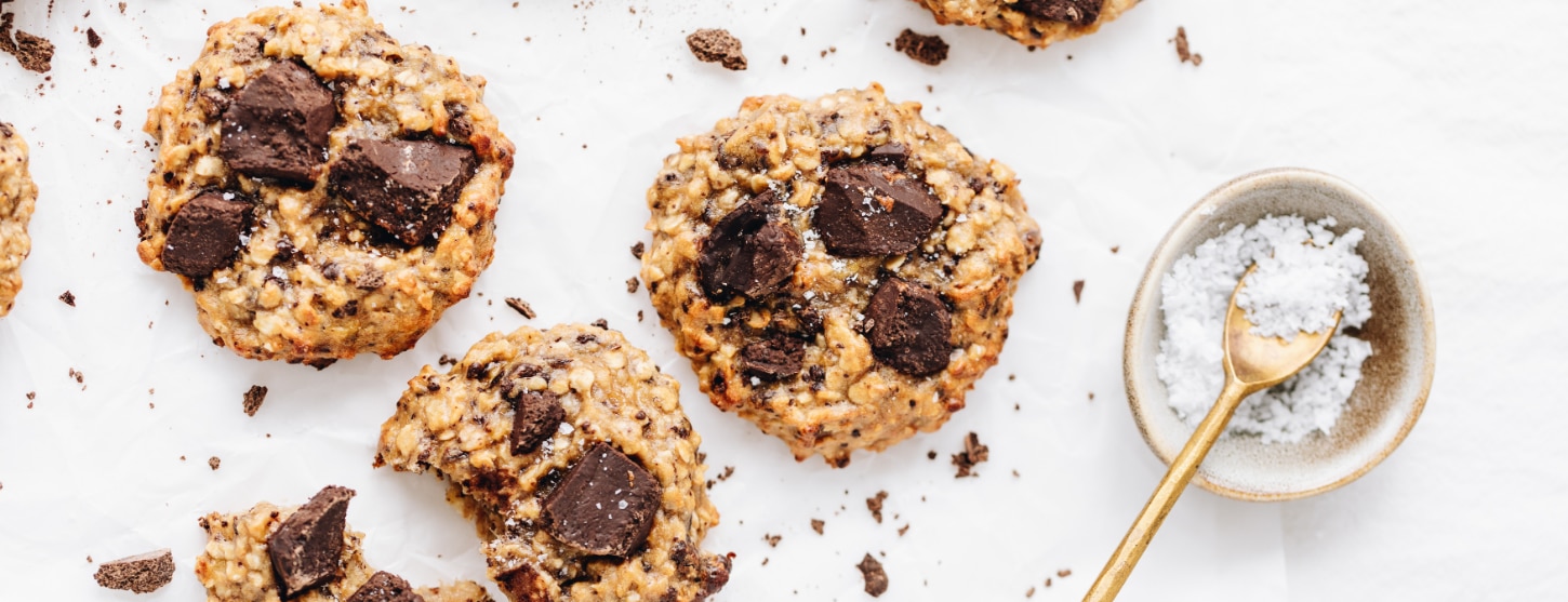 oat and chocolate cookies