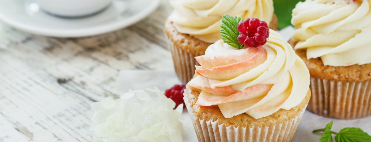 raspberry and vanilla vegan cupcakes