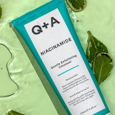 Q+A Niacinamide Gentle Exfoliating Cleanser - 125ml image 3