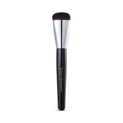 STUDIO17 Glide Foundation Brush 411