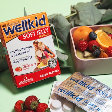 Vitabiotics Wellkid Soft Jelly Pastilles Strawberry 30 Chews image 4