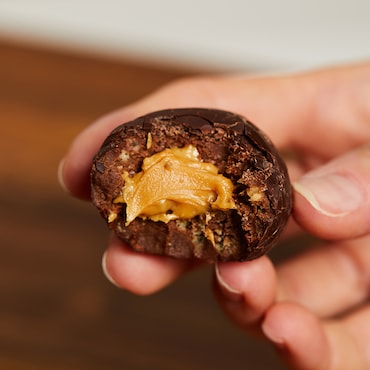 Bounce Dipped Dark Chocolate Brownie Plant Protein Ball 40g image 5