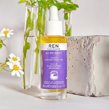 REN Bio Retinoid™ Youth Concentrate Oil image 3
