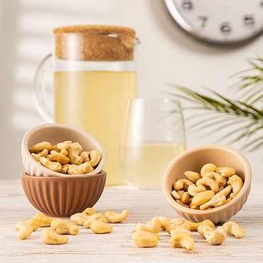 Holland & Barrett Cashew Nuts 400g image 3