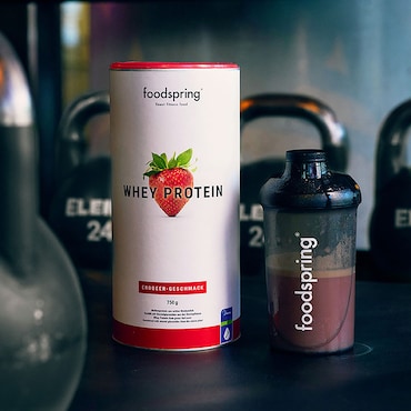 Foodspring Whey Protein Strawberry 750g image 2