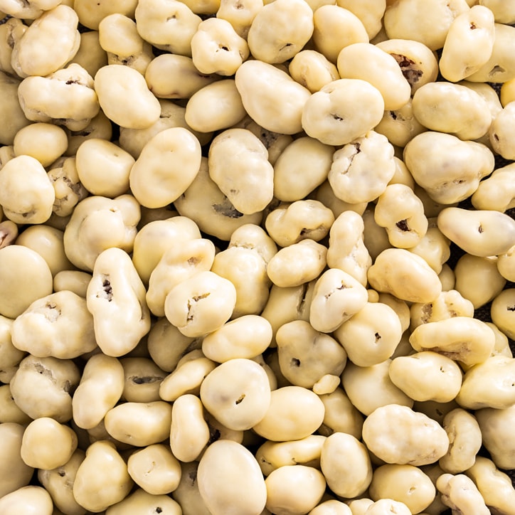 Holland & Barrett White Chocolate Raisins 250g image 3