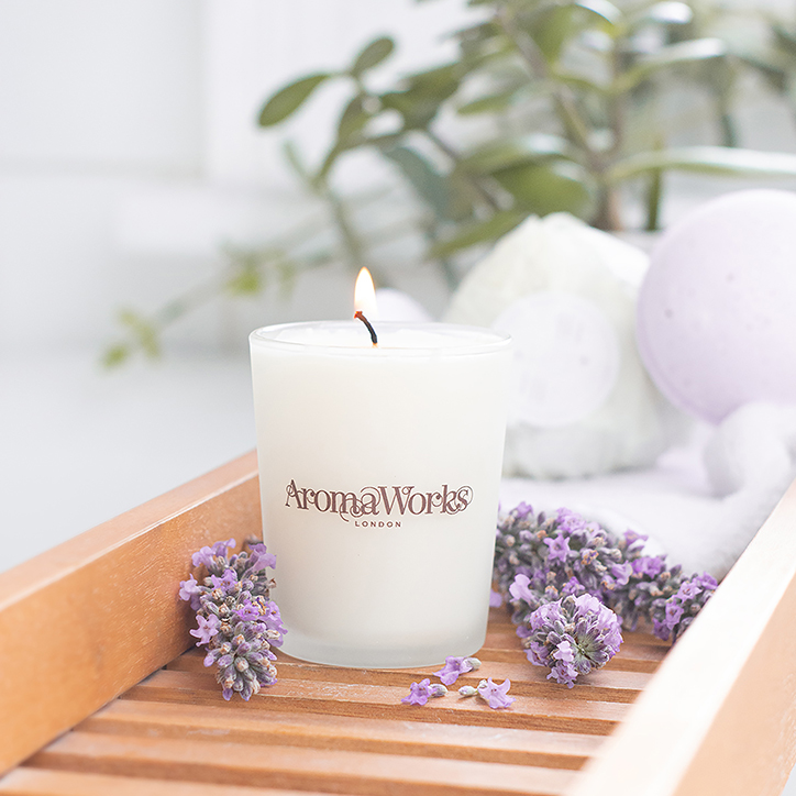 AromaWorks Lavender & Petitgrain Candle 220g image 3