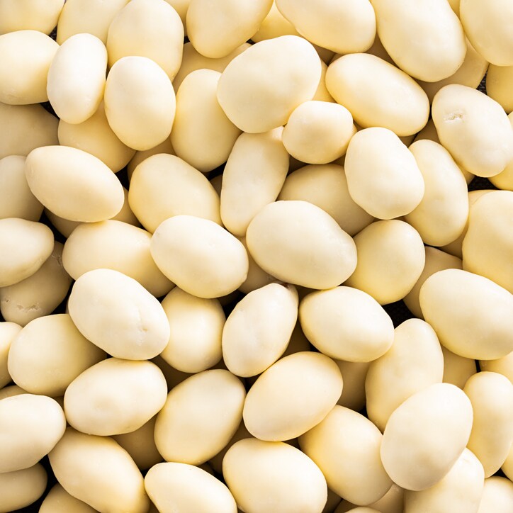 Holland & Barrett Yogurt Flavour Coated Almonds 100g image 3