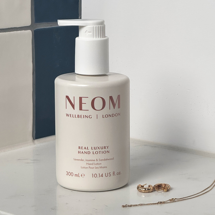 NEOM Real Luxury Hand Lotion 300ml image 9