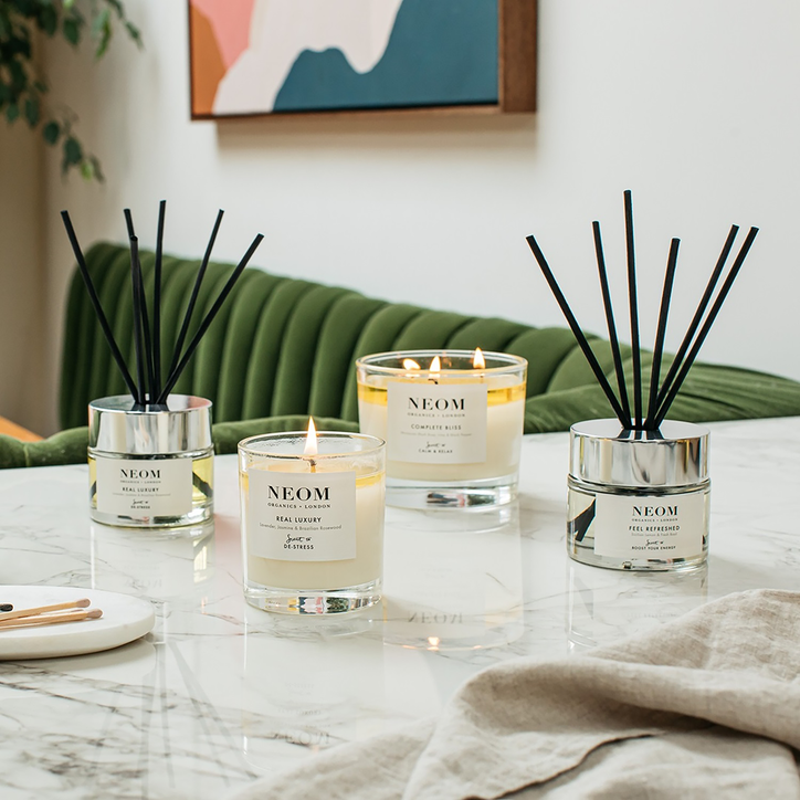 NEOM Feel Refreshed Scented Candle 3 Wick 420g image 6