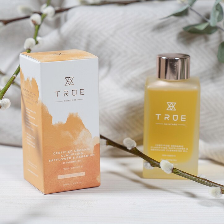 True Skincare Organic Clarifying Safflower & Geranium Cleansing Oil 100ml image 2
