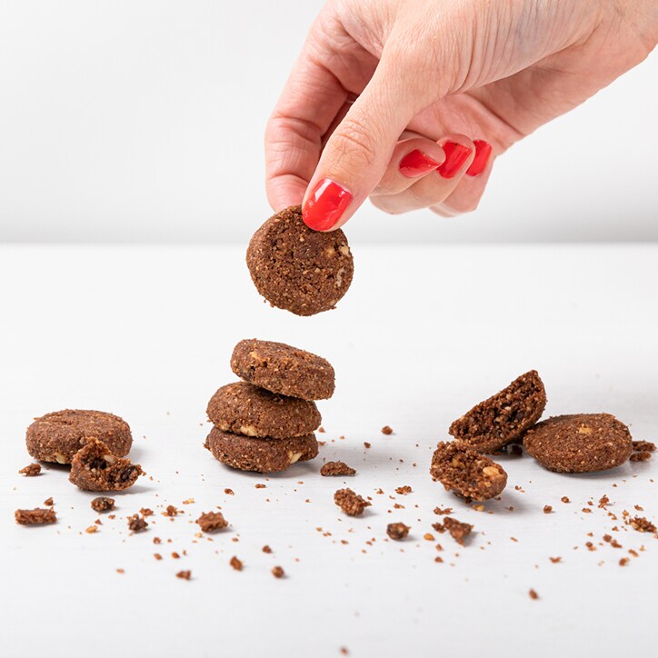 Gato Hazelnut Butter Double Chocolate Cookies 33g image 2