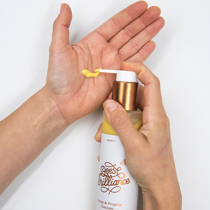 Bees Brilliance Manuka Honey & Propolis Cleanser image 2