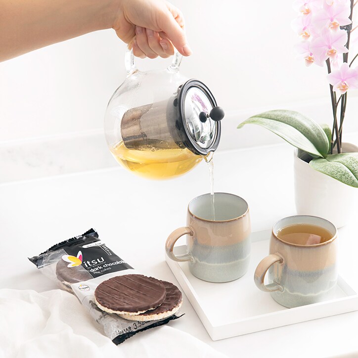 Itsu Dark Chocolate Rice Cakes 100g image 3