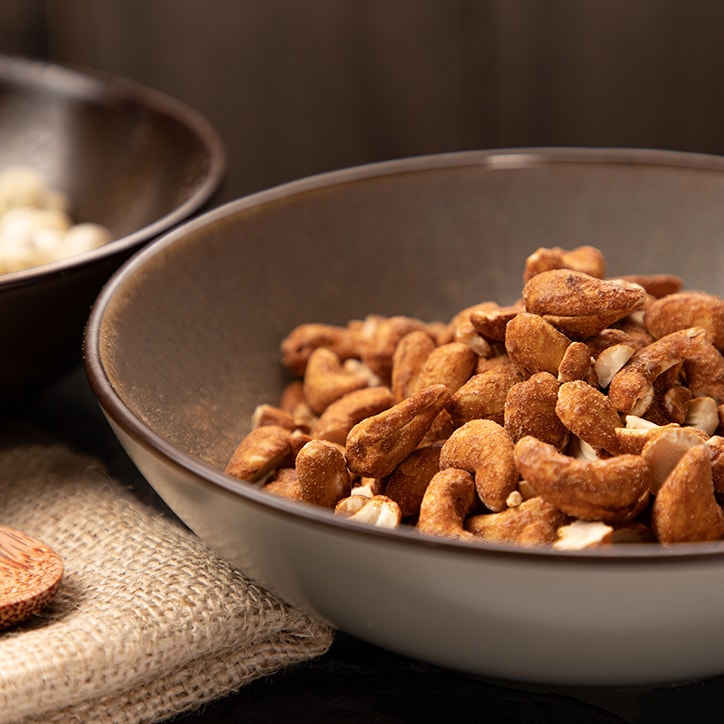 Holland & Barrett Salted Caramel Cashews 200g image 2