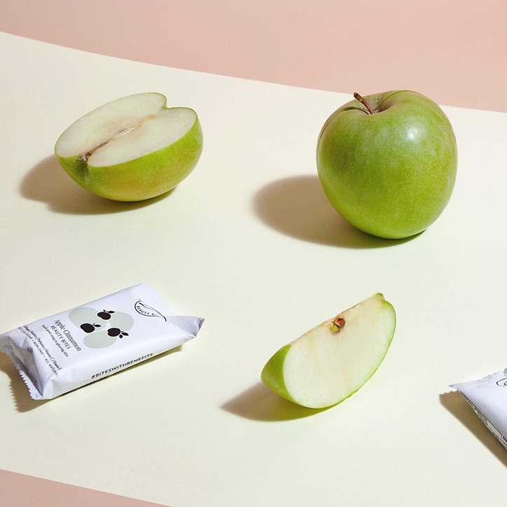 Krumbled Foods Beauty Bites Apple & Cinnamon Flavour 1 x 32g image 4