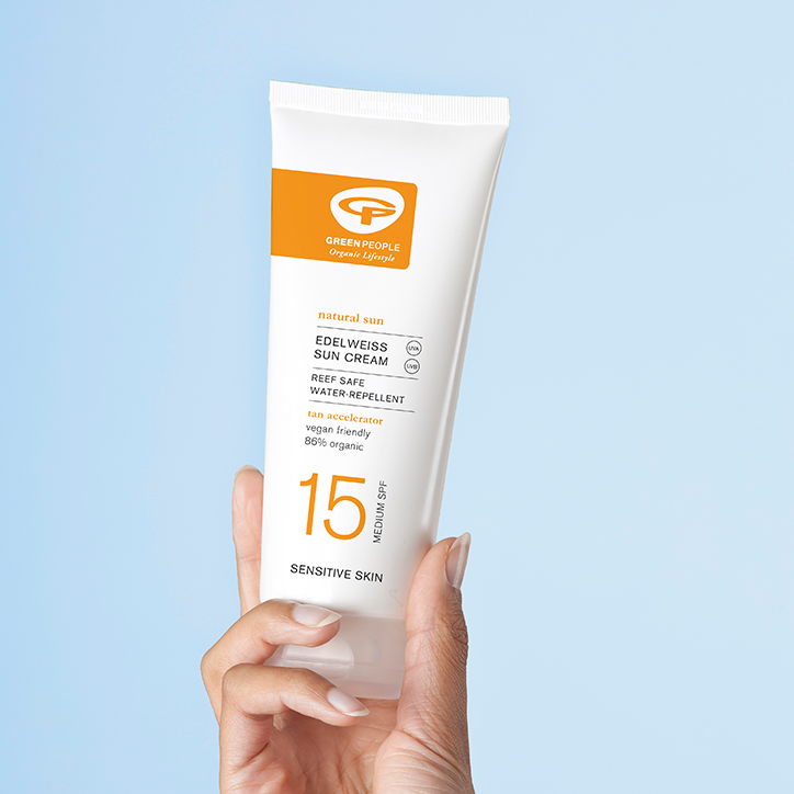 Green People Edelweiss Sun Cream with Tan Accelerator SPF15 200ml image 2
