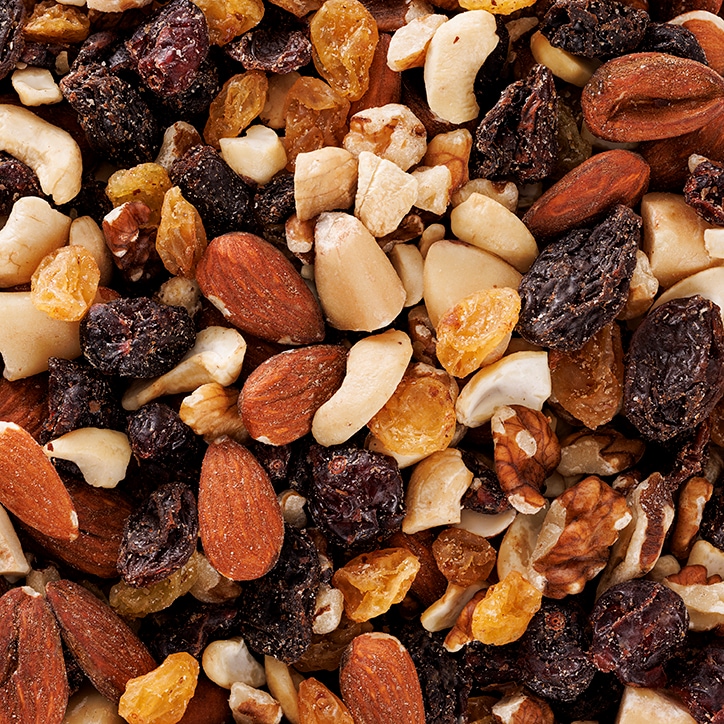 Holland & Barrett Mixed Nuts & Raisins 850g image 3