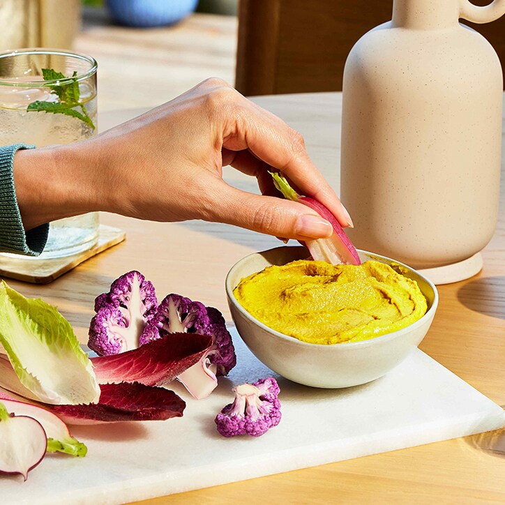 Houmous with turmeric image 2