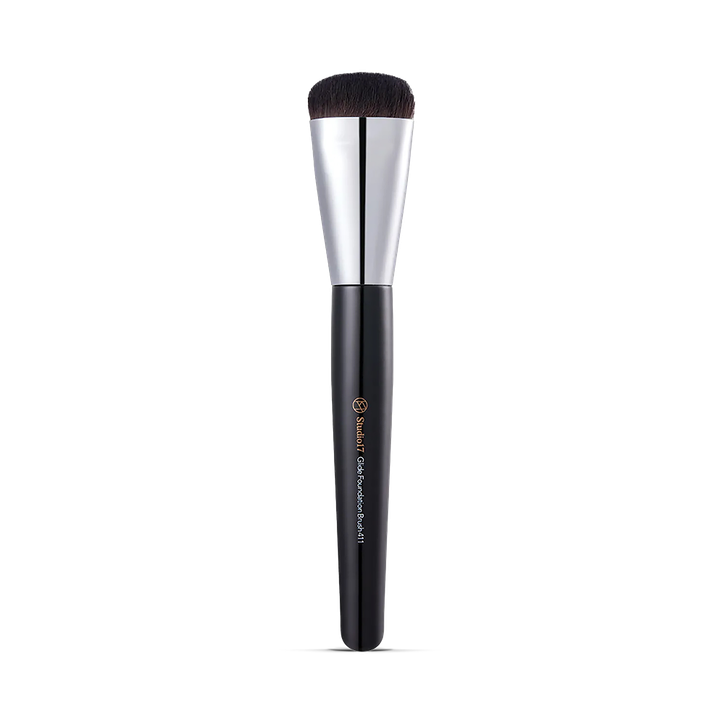STUDIO17 Glide Foundation Brush 411