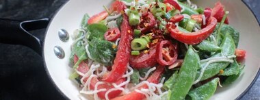Raw vegetable pad thai noodle salad