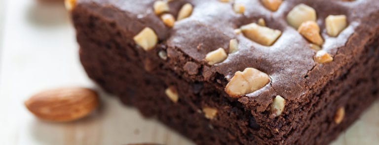 Chocolate brownie with almond topping