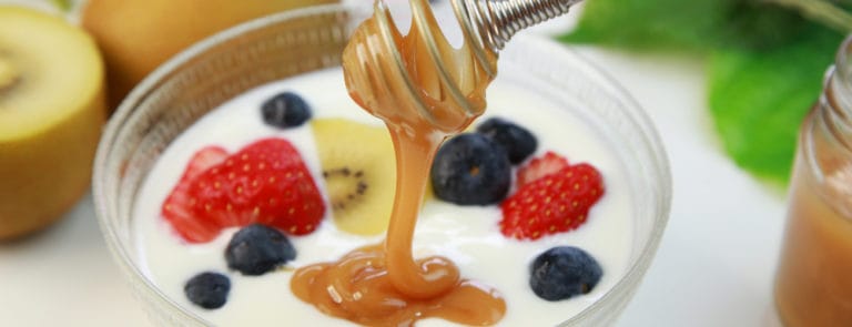 Manuka honey and fruit in yoghurt