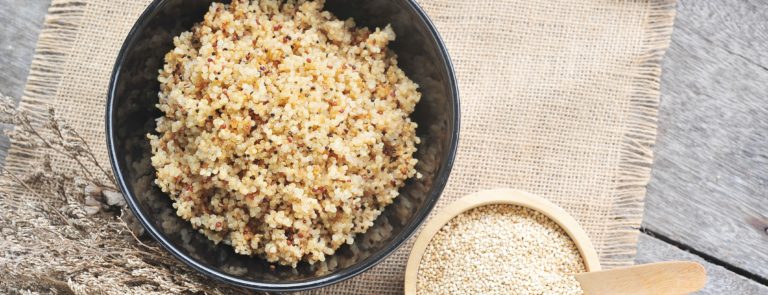 raw and cooked quinoa