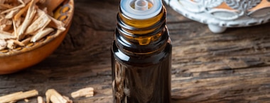 Cedarwood Oil: Uses And Benefits�