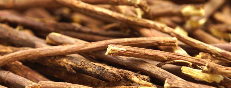 Liquorice root sticks on top of each other.